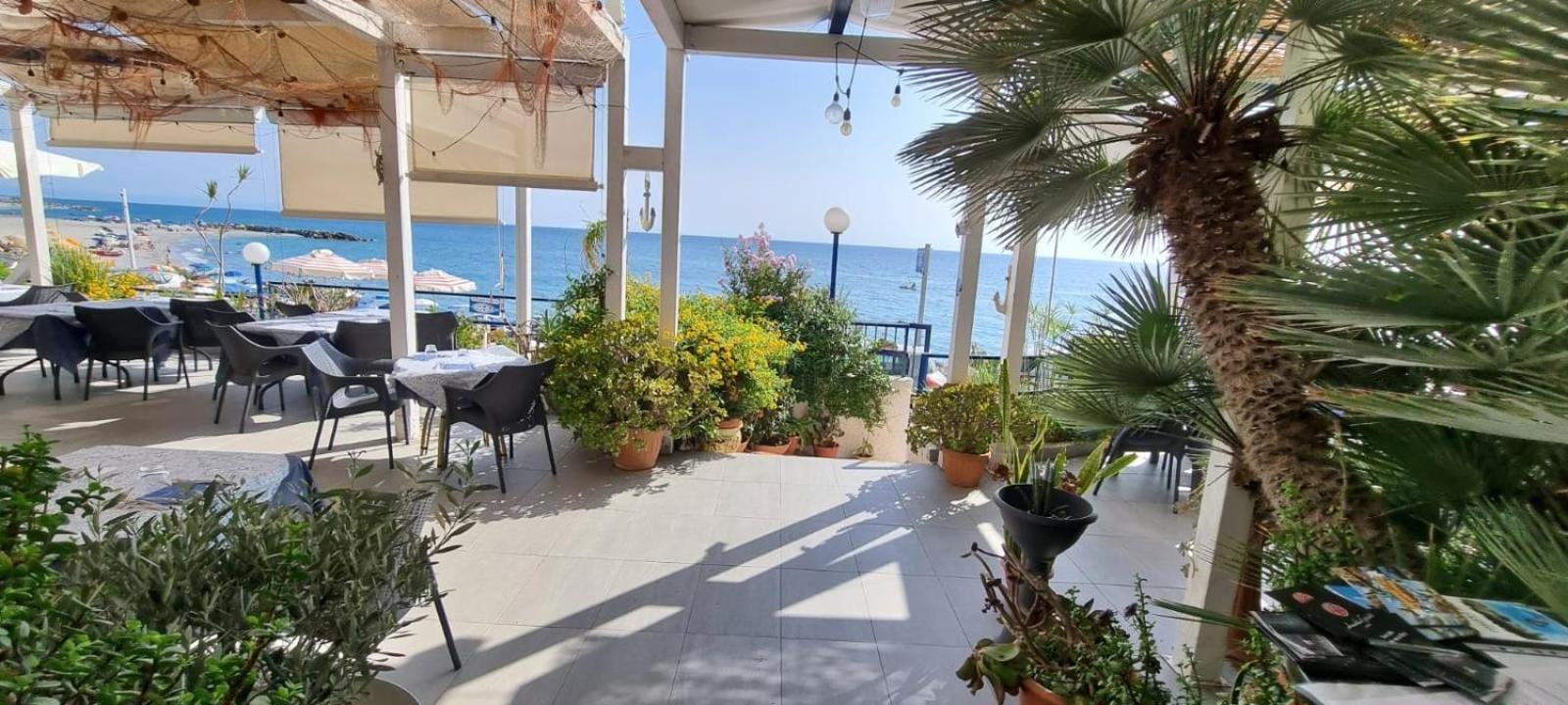 Hotel Ristorante Mareblu Amantea Exterior photo