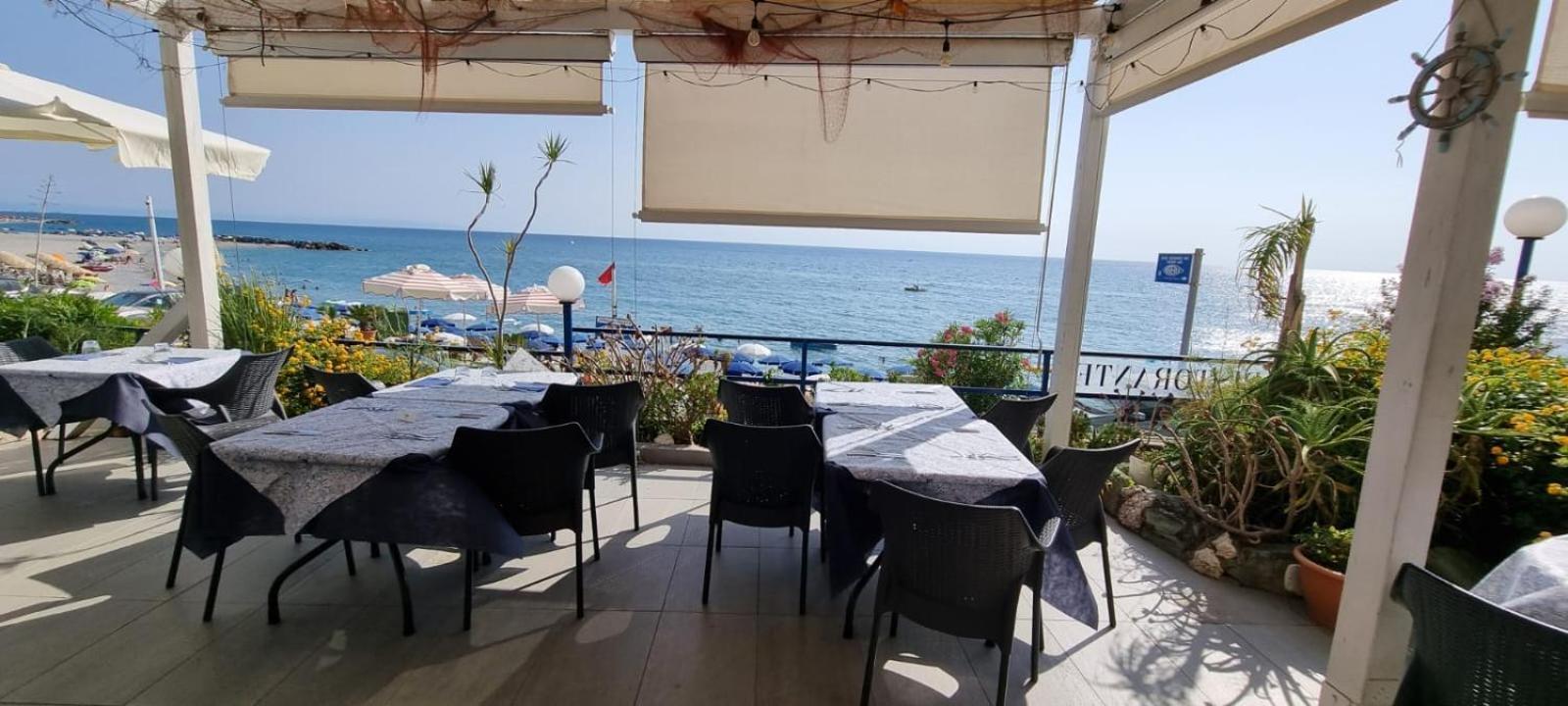 Hotel Ristorante Mareblu Amantea Exterior photo