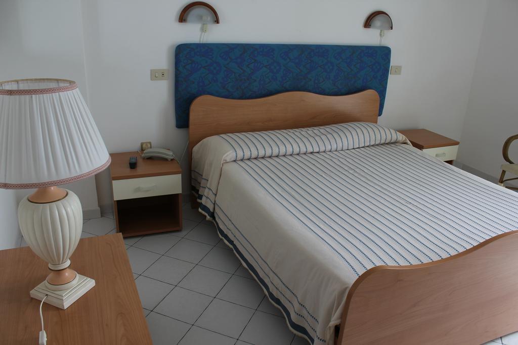 Hotel Ristorante Mareblu Amantea Room photo